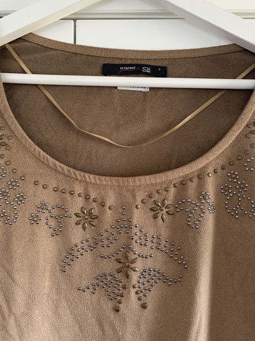 Blusa em Camurça com Aplicações (portes incluídos)