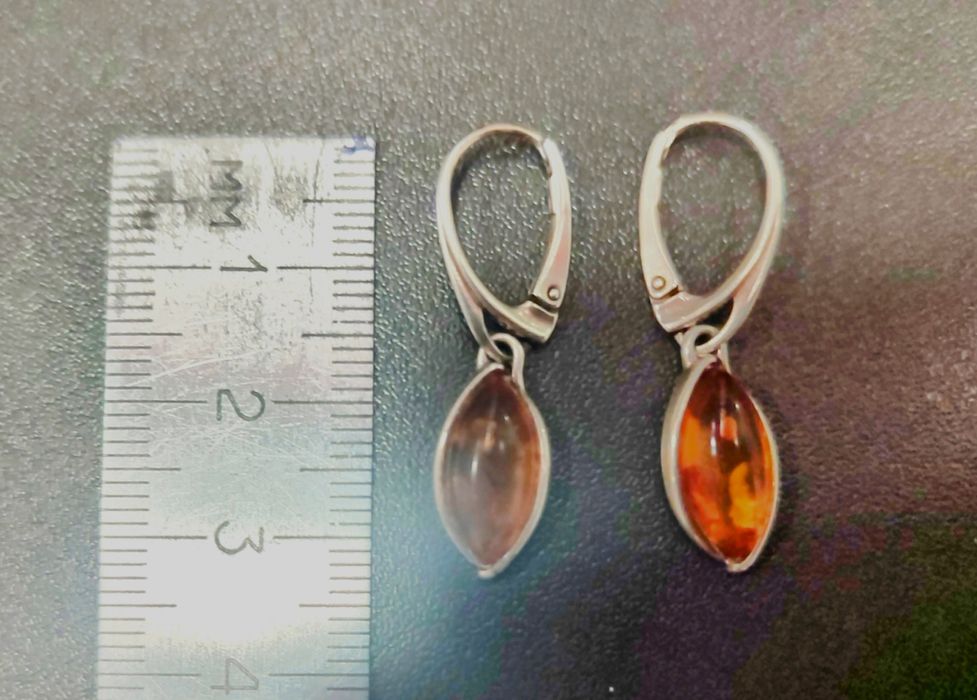 Сережки срібні з каменем бурштин