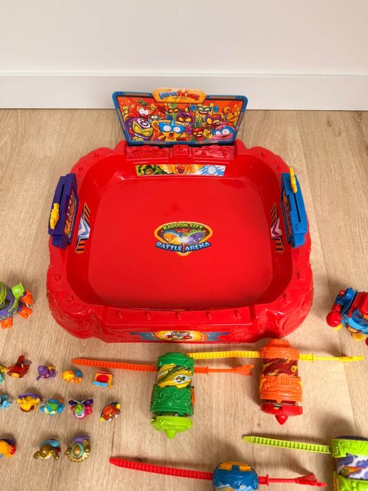 Super Zings( Things) zestaw Battle Arena, dodatkowo 2 spinery ,4 roboty extra 2  zlote super thinksy