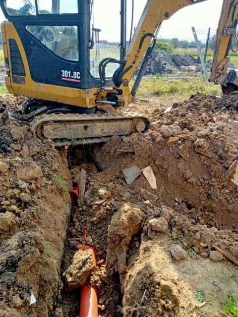 Usługi minikoparką, koparko-ładowarką, wywrotka 3,5t. Luborzyca.