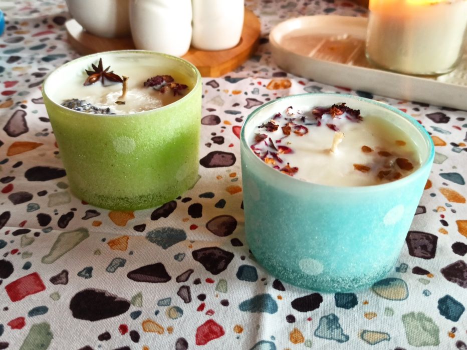 2 świece z wosku sojowego . Aromatyczne, Cena za dwie.