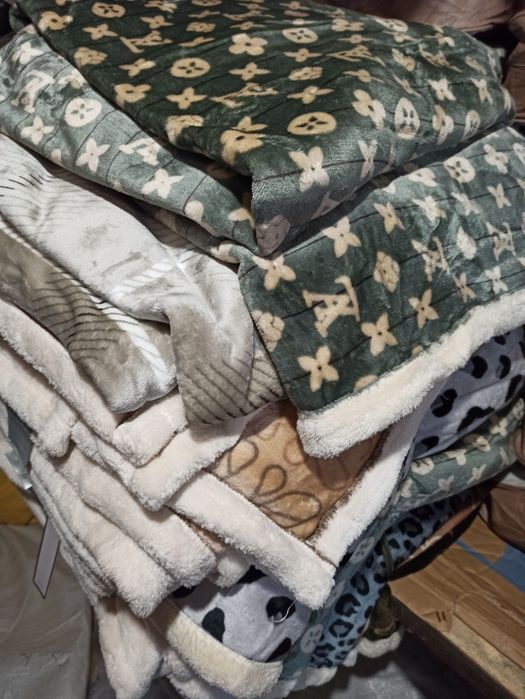 Пледи на овчині полуторка і євро