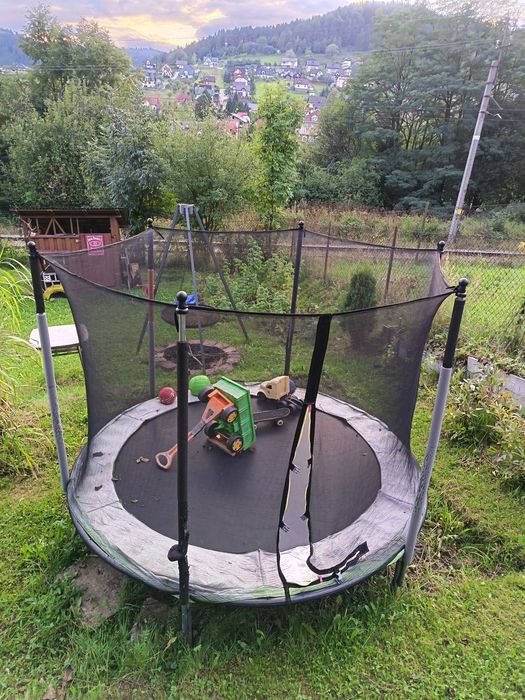 Trampolina ogrodowa