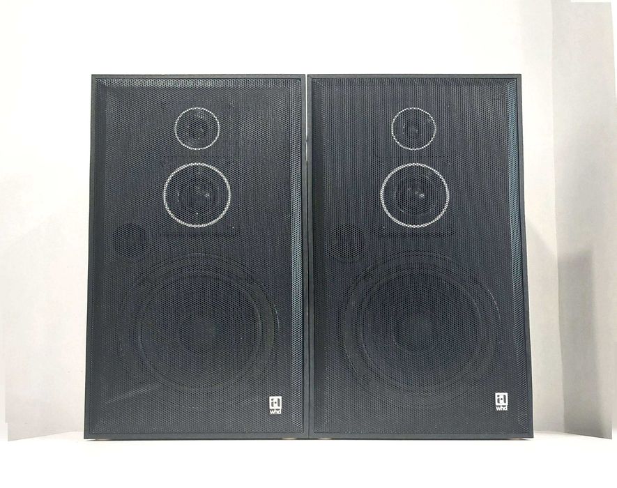 Colunas de 3 vias "Bass Reflex" do fabricante germânico WHD (140w)