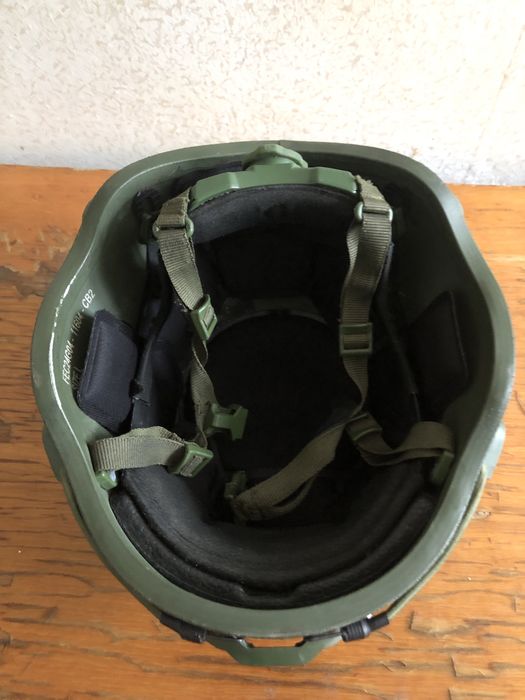 Каска ( полу ушна )