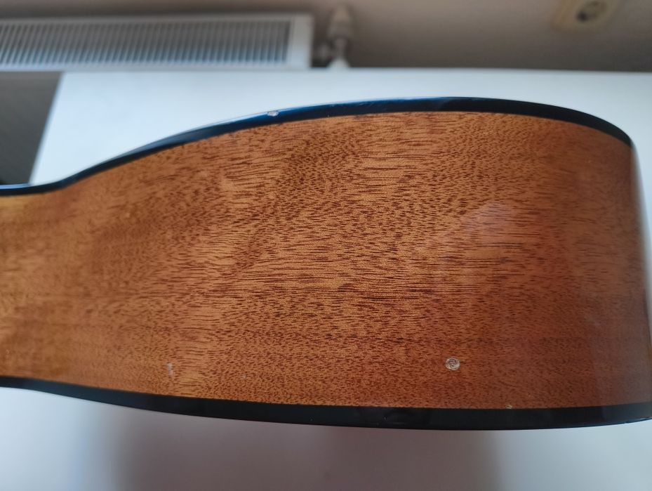 Акустична гітара Cort AF510 з чохлом і медіатором