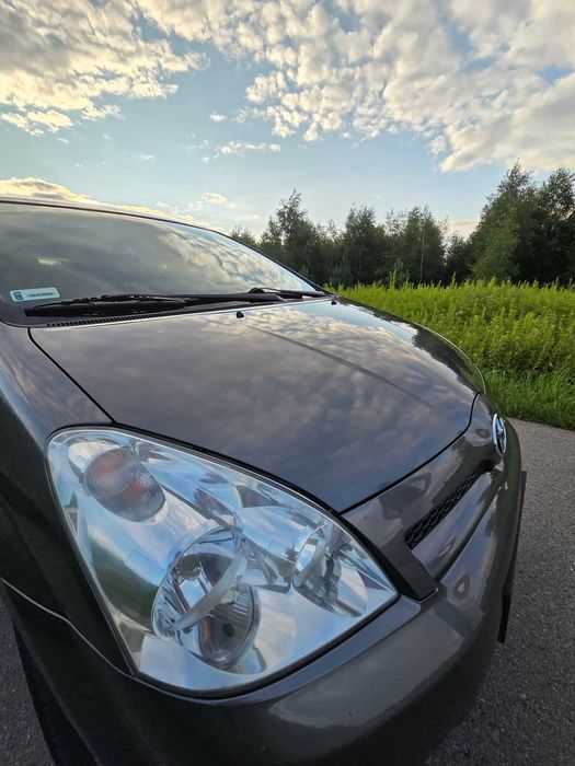Toyota corolla verso 1.8 benzyna