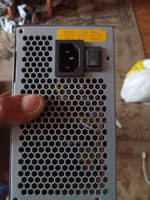 Продам запчасти на кампютер всё робочые в хорошем состоянии