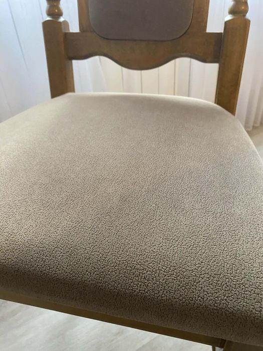 Stół dębowy z krzesłami