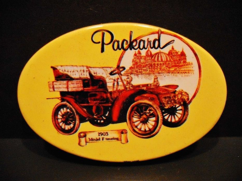 8 Caixas em lata antigas com carros - anos 60