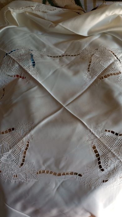 Linda toalha de mesa redonda