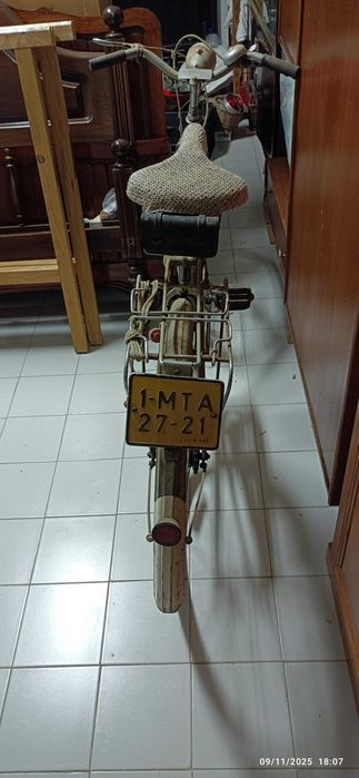 Bicicleta antiga Yé Yé