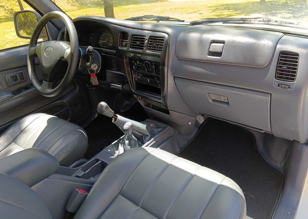 Toyota Hilux D4D  4x4 cabine dupla ano 2004 com IVA dedutível