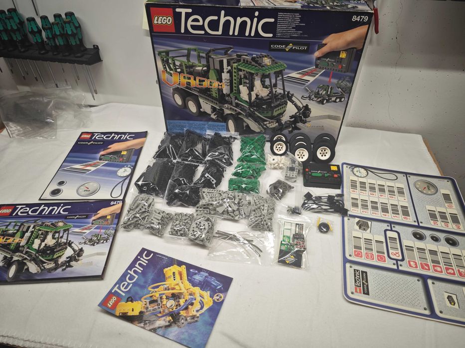 Lego Technic 8479 "Barcode Multi-Set"; 1997; [122]