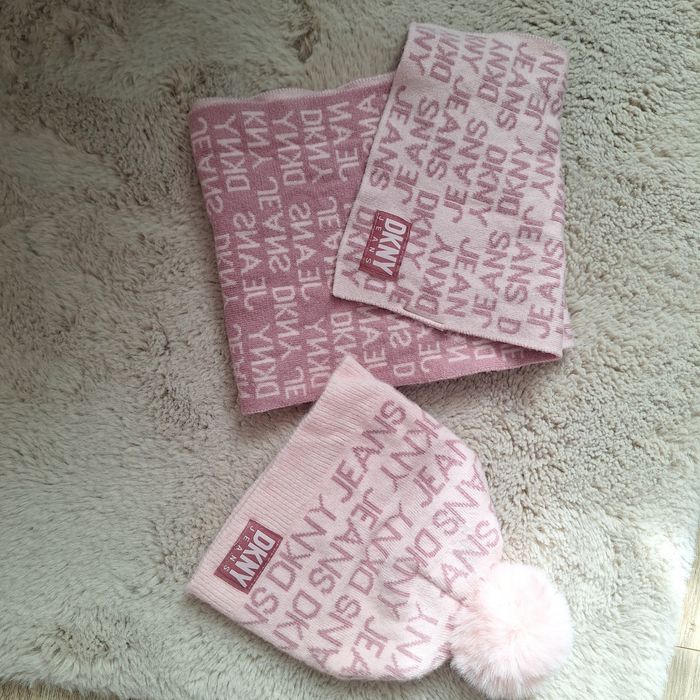 Czapeczka z szalikiem