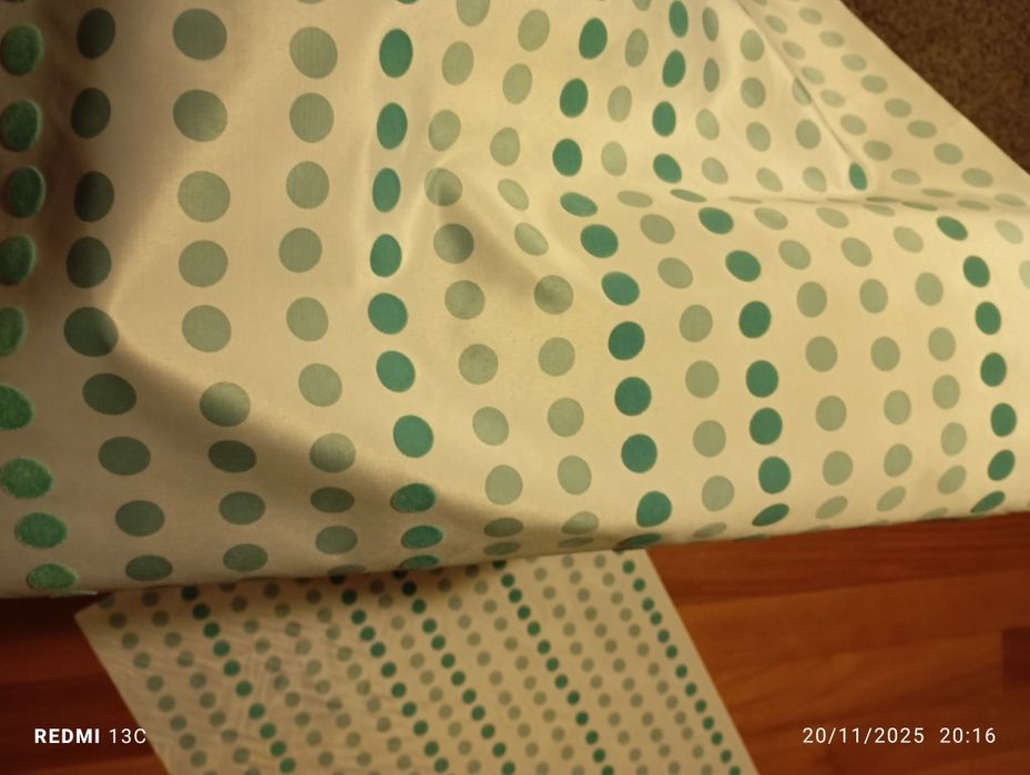 Estores mais restos de tecido