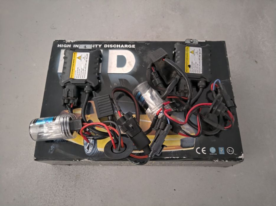 2x conjunto de luzes e balastros xénon H7 (usados)