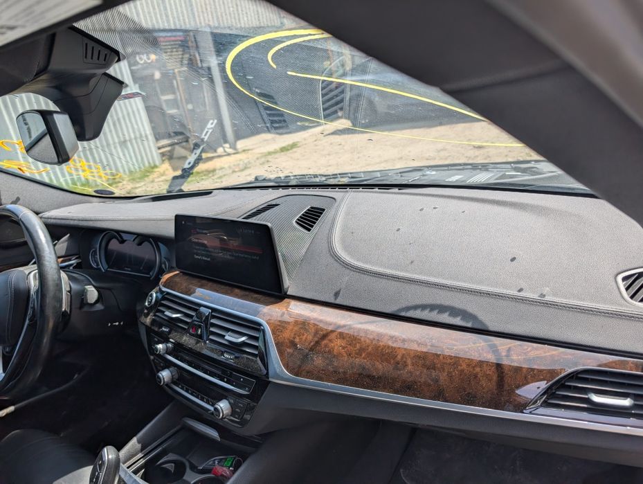 Торпедо консоль airbag торпеда панель приборов BMW 5 G30 G31 520 530 540 m550