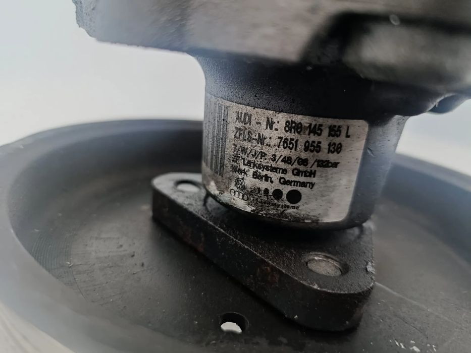 Bomba de direção AUDI Q5 (8R)