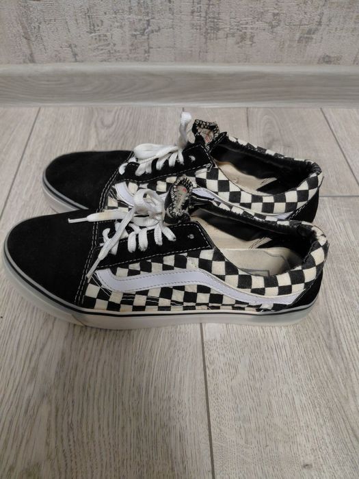 Продам кеди Vans з дефектом