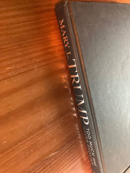 Too much and never enought - Mary L.Trump (Livro em Inglês)