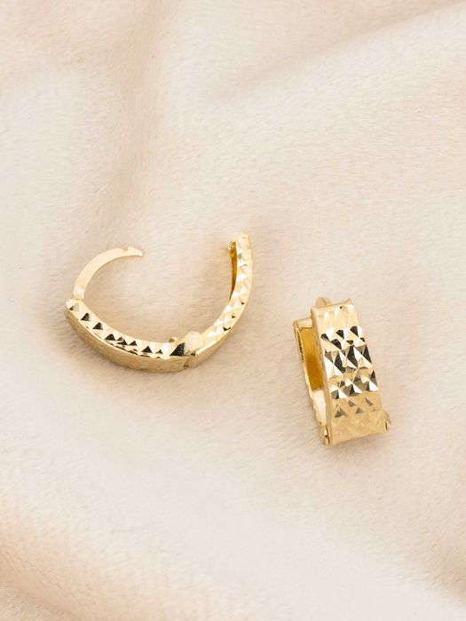 Złote kolczyki 585 diamentowane