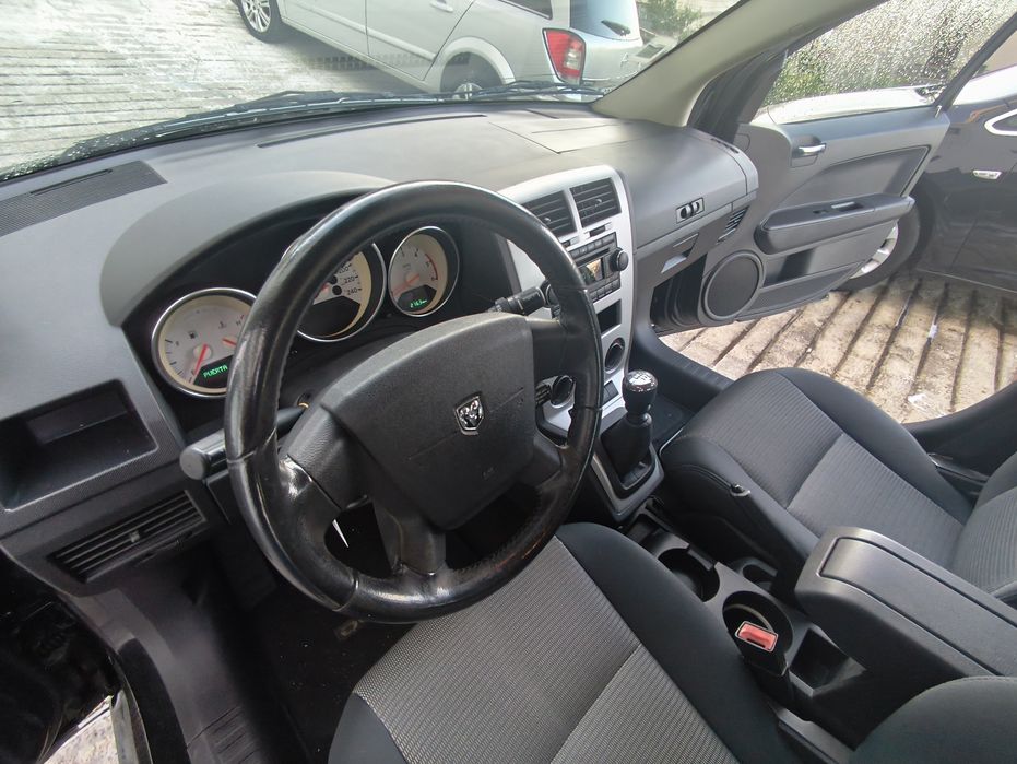 Dodge Caliber — fotografia 10