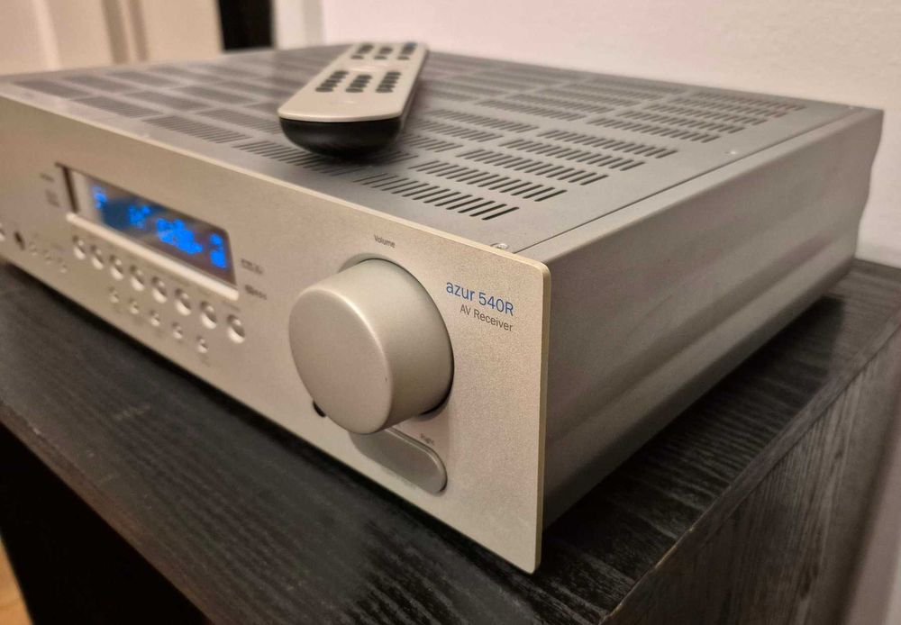 Amplificador Cambridge Audio - Azur 540R v3