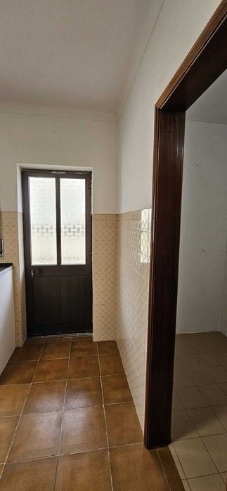 ARRENDAM-SE 2 QUARTOS mobilados – Coto, Caldas da Rainha