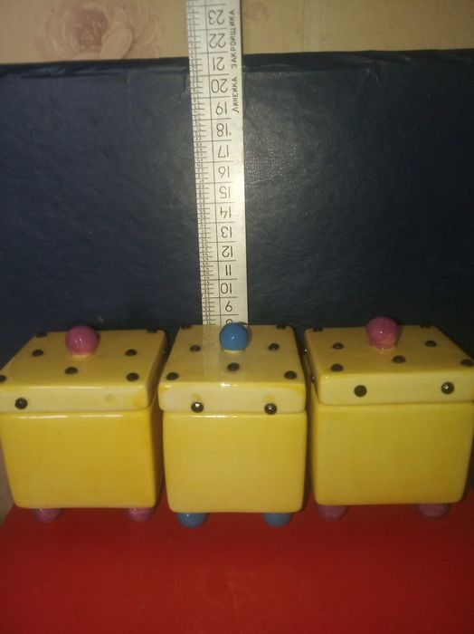 красивый набор для специй.