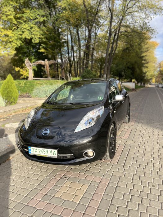 Продам nissan leaf.запас 127 км