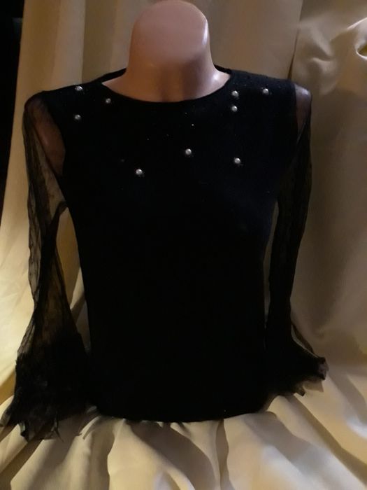 Czarna bluzeczka prześwitujące rękawki. Bluzka z cekinkami M/L