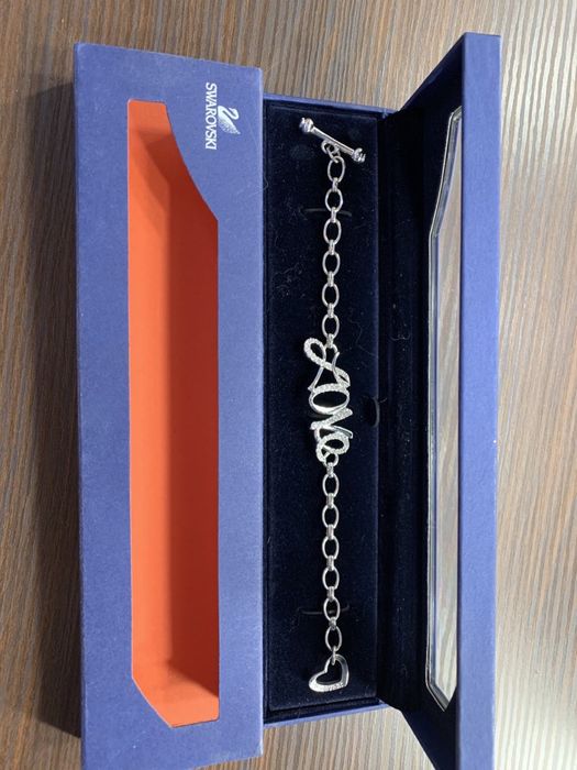 Продам браслет Swarovski.