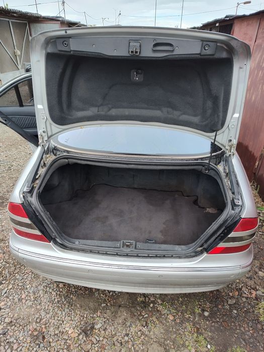 Mercedes W220 S-Class 5.0 V8