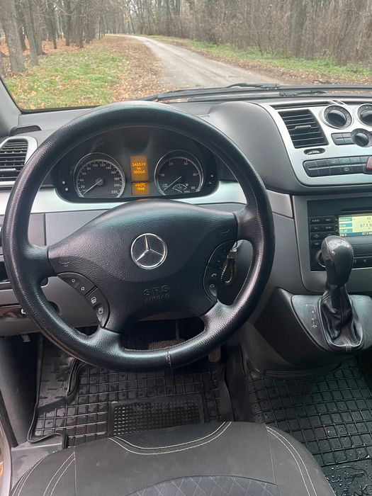 Мерседес Віто грузопассажир