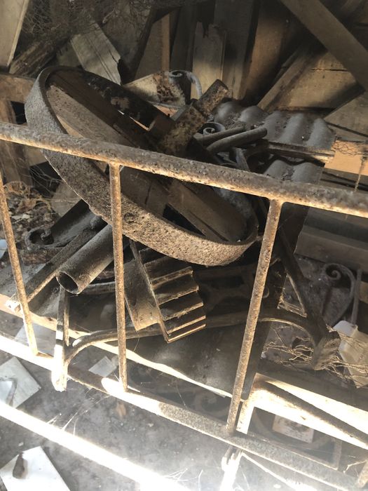 Diversos artigos antigos para desocupar