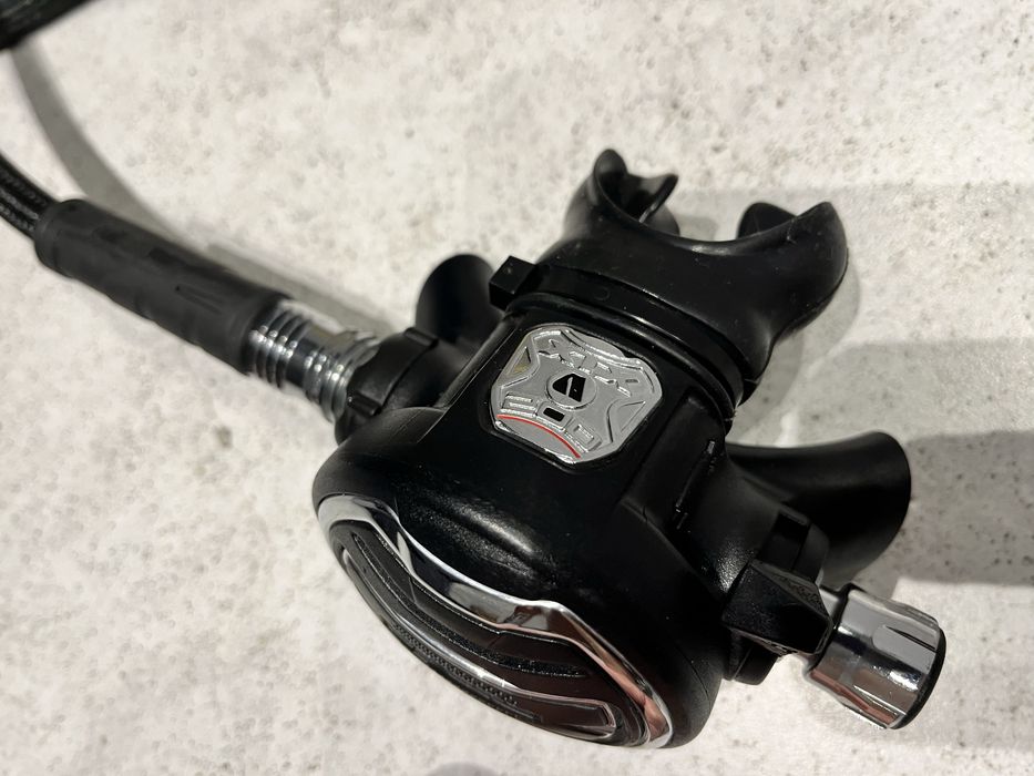 Apeks XTX 200  XTX  40 octopus