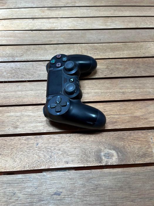 PlayStation 4 + Comando Dualshock preto