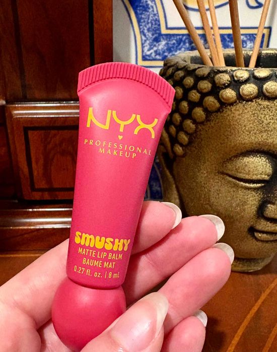 Nyx Professional Makeup - Smushy Matte Lip Balm