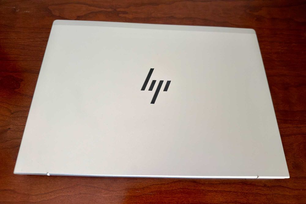 HP Elitebook 6 G1a AI|Ryzen AI 5 PRO 340|24G|512G|Radeon 4Gb|Garantia