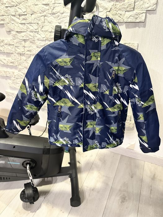 Куртка дитяча 110-116см не вдягнена 1000