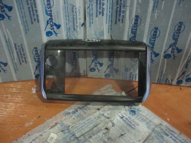 Moldura da consola central / rádio / aro PEUGEOT 208