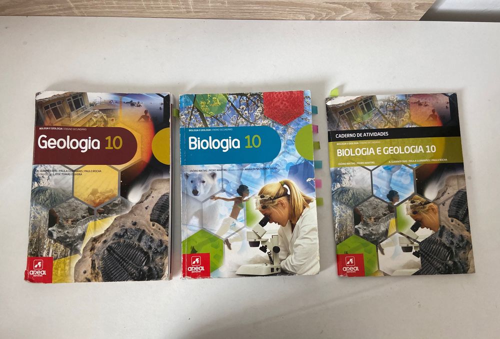Manuais e Caderno de Atividades Biologia e Geologia 10° ano