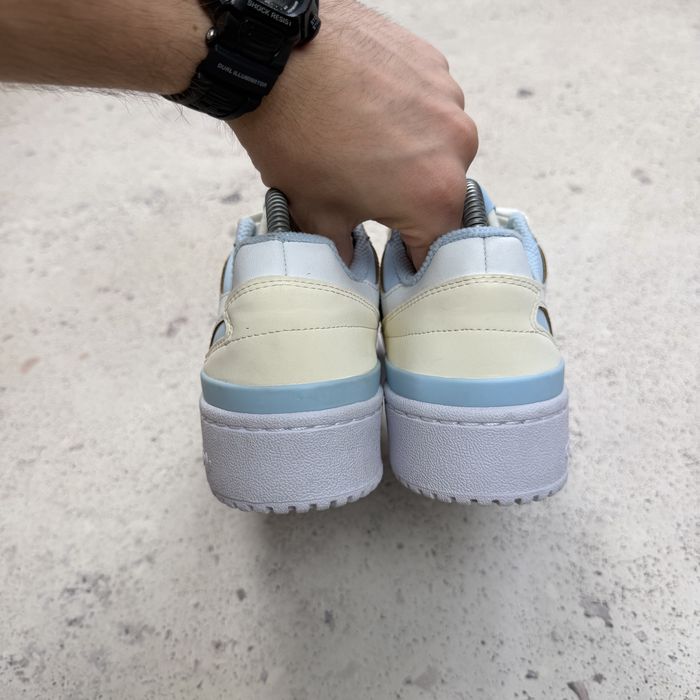 Кросівки Adidas Originals Forum Bold у світлих кольорах Оригінал IG0285