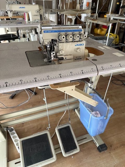 Overlock Juki MO 3600 czteronitkowy