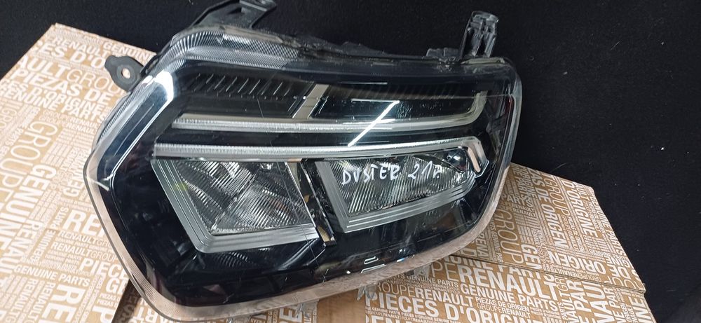 Lampa przednia lewa dacia duster ll led 21r