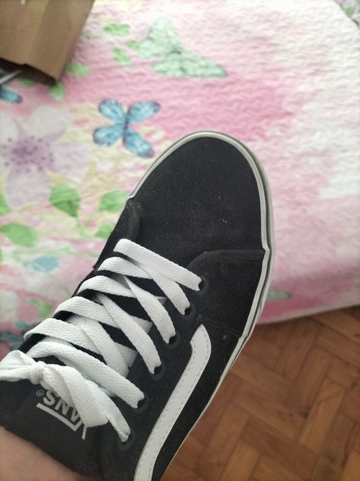 Selling original Vans sneakers
