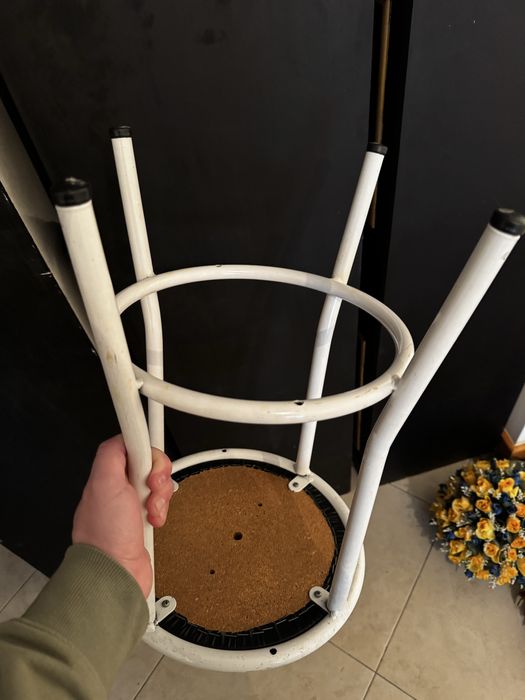 Banco com assento almofadado