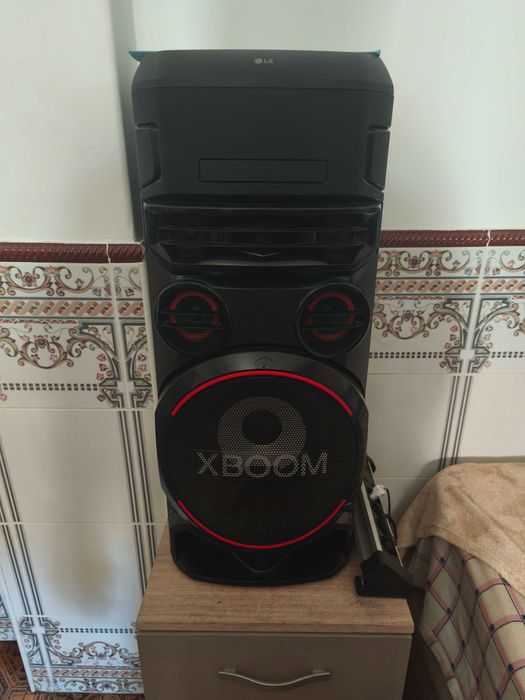 Coluna LG XBOOM ON7 500W Bluetooth com Luzes LED