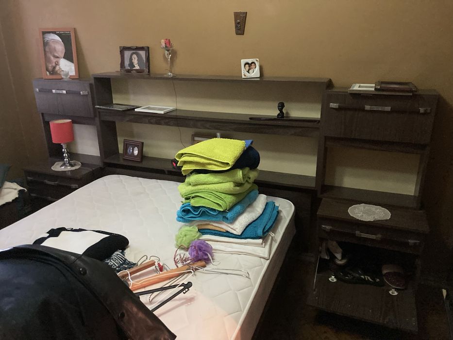 Cedo recheio de casa na Amadora a quem for buscar e se necessário, desmontar